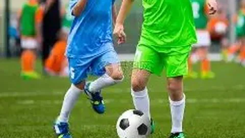 22岁天才新星耀眼亮相，2000万欧解约金激战豪门抢夺